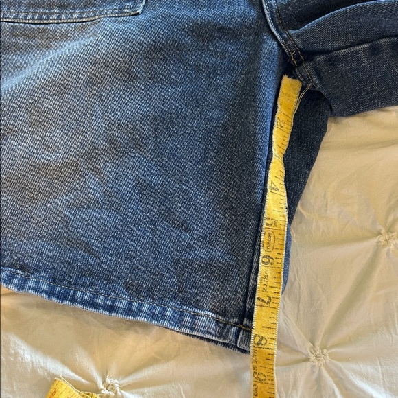 Women’s denim shorts size medium - Picture 6 of 6